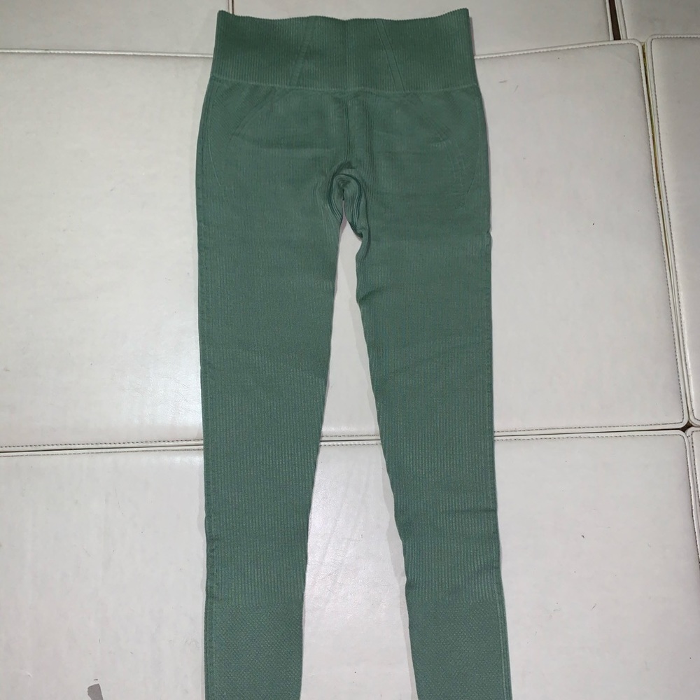 Gymshark Power Down Leggings dusky Sage XS